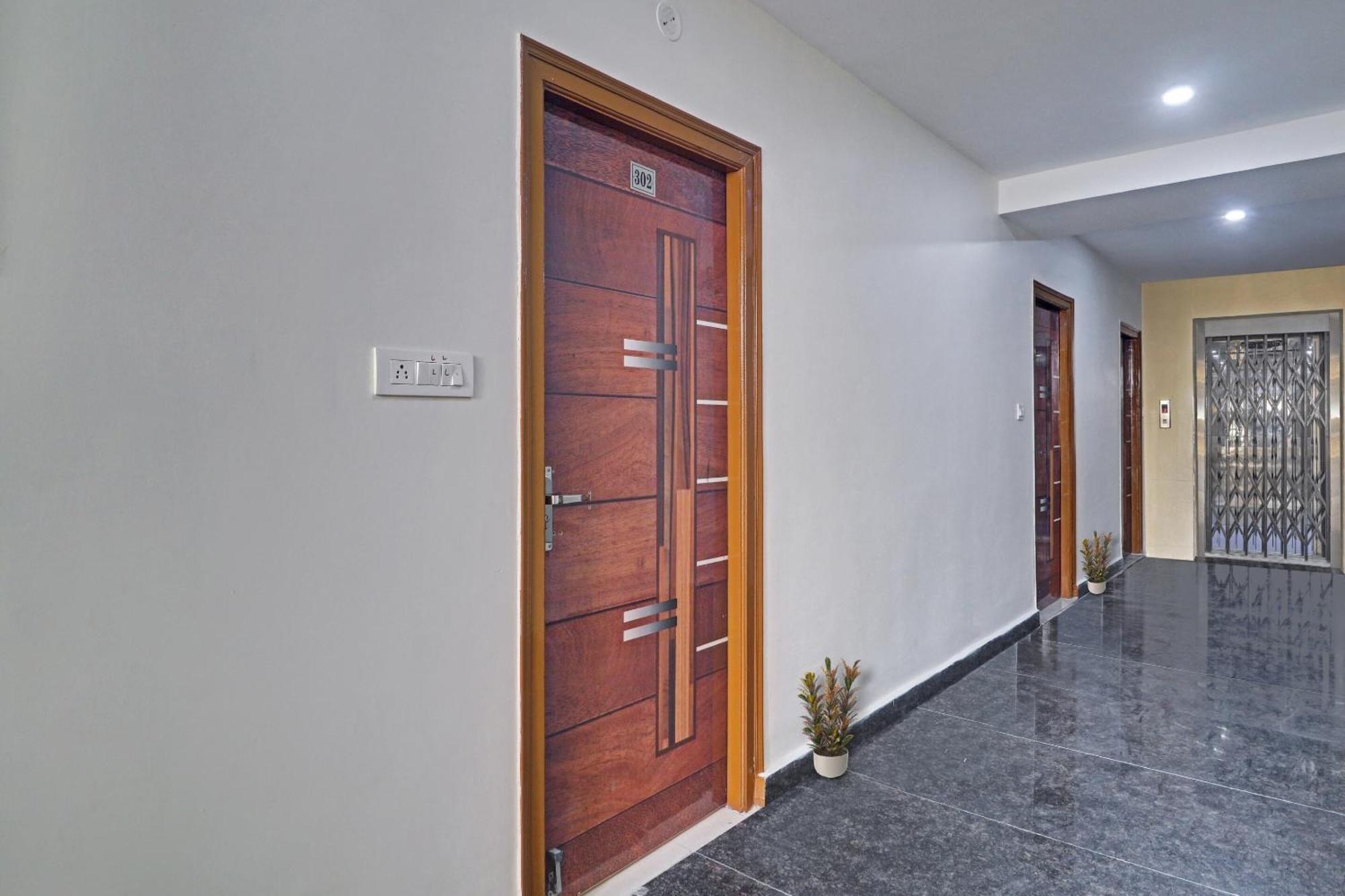 Hotel Collection O White Riviera Near Kondapur Hyderabad Exterior foto